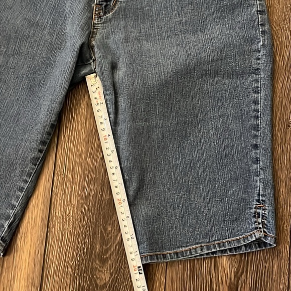 Hip Jeans Capri Embroidered Back Pockets Womens Size 14 Jeans - Picture 7 of 11